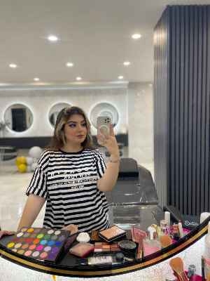 گالری مجموعه سالن زیبایی ماه آبی