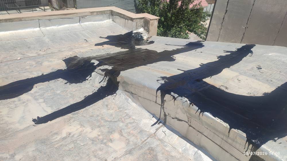 گالری ⛈️ اعطای نمایندگی  ایزوگام مایع سراسرکشوراگه خبرنداشتی برای نم نشتی ایز وگام سقف چیکارکنی ایزوگام مایع مخصوص توعه اقتصادی سبک سرد اجرا توسط خودشما