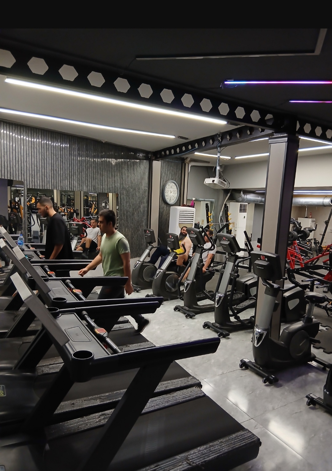 گالری باشگاه وقت ورزش (  sport gym)