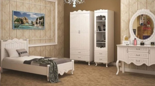 تخت ومیز کمد