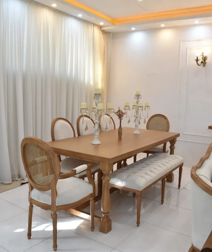 میزناهارخوری دانیال